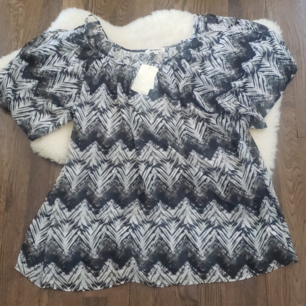 Miken Swim Cold Shoulder Cover Up NWT